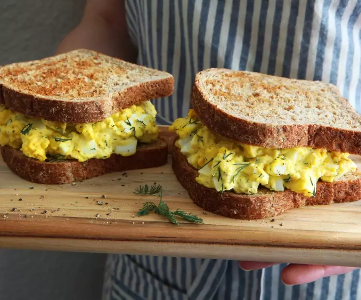 easy egg sandwich
