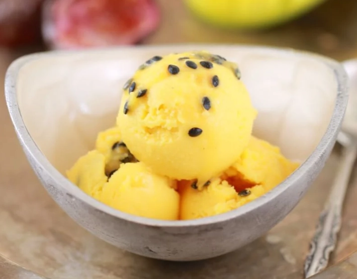 how to eat passion fruit