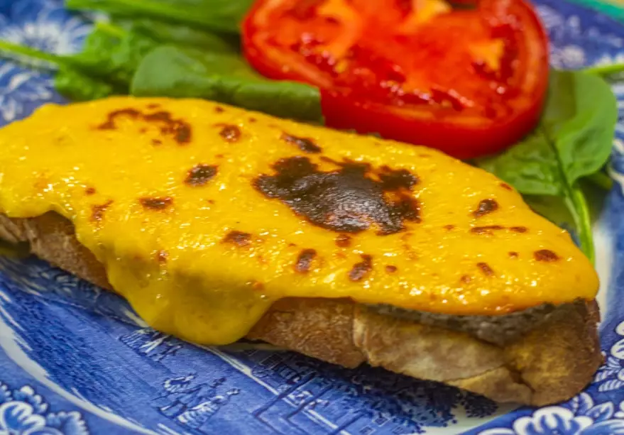 Traditional Welsh rarebit