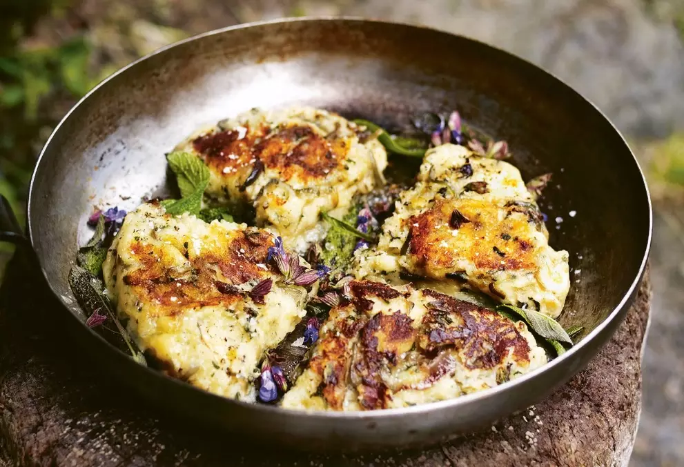 how to use blue cheese