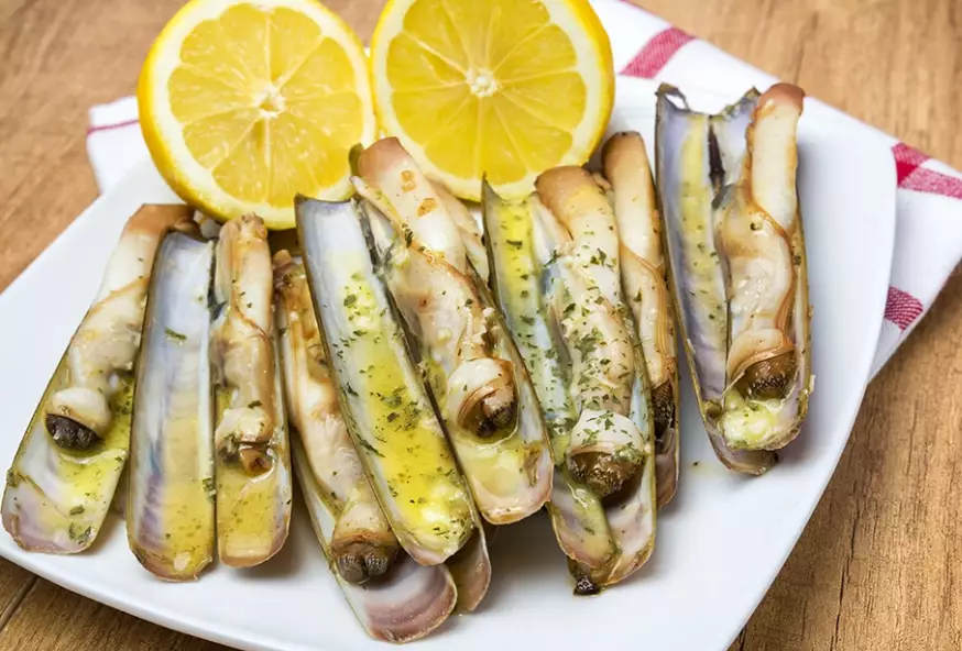razor clam pasta