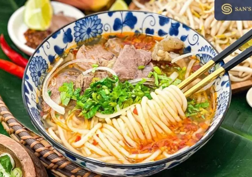 bun bo hue vs pho
