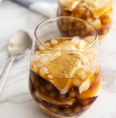 What's the white thing in taho?