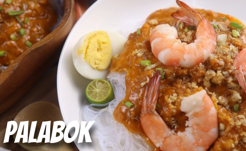 What is palabok sauce made of?