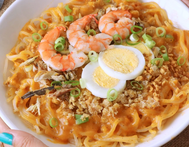 filipino pancit palabok