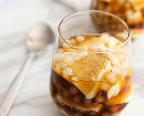 What are the ingredients of taho?