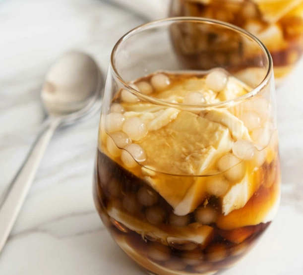 What is taho made of in the Philippines?